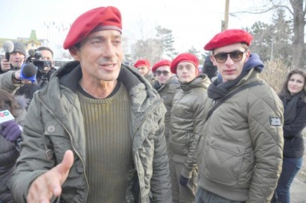Mazăre îşi pregăteşte bagajele. Va face Crăciunul în Asia